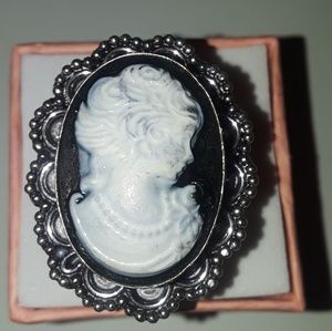 925 Silver Cameo ring size 9 and 1/4 new